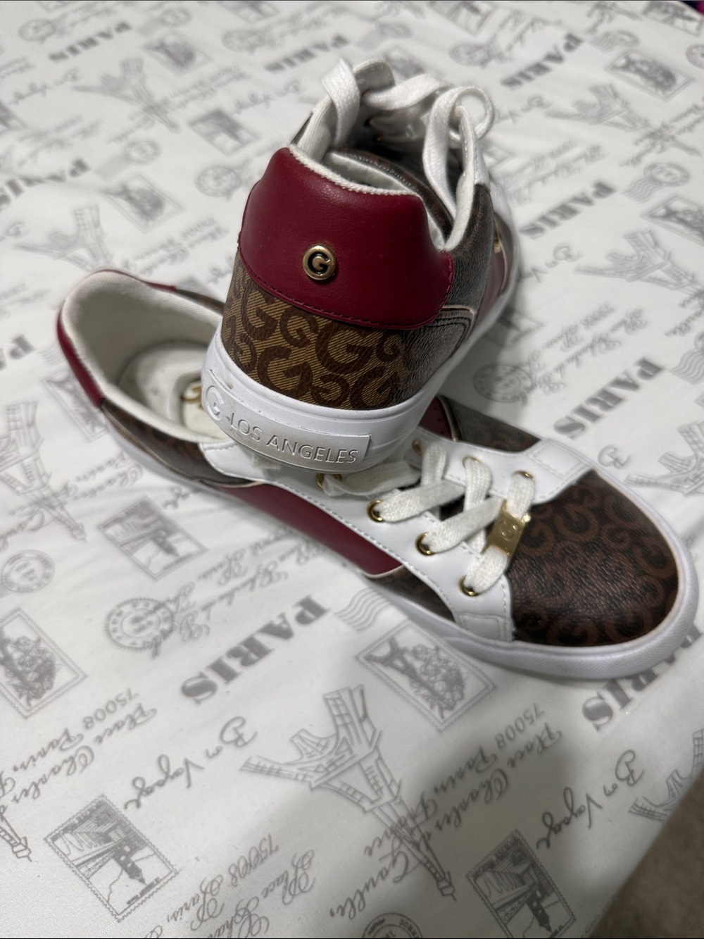 Shoes - Picture 6 of 10